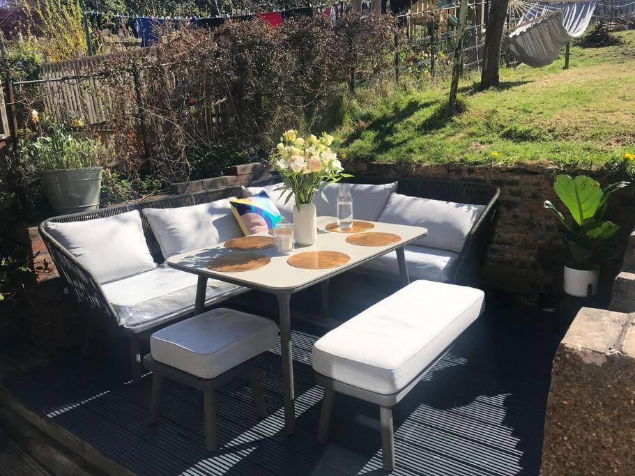 Hébergement de vacances Sunny, Stylish 2-bed In Morningside